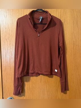 Vuori Quarter Zip Long Sleeve Rust Brown Large
